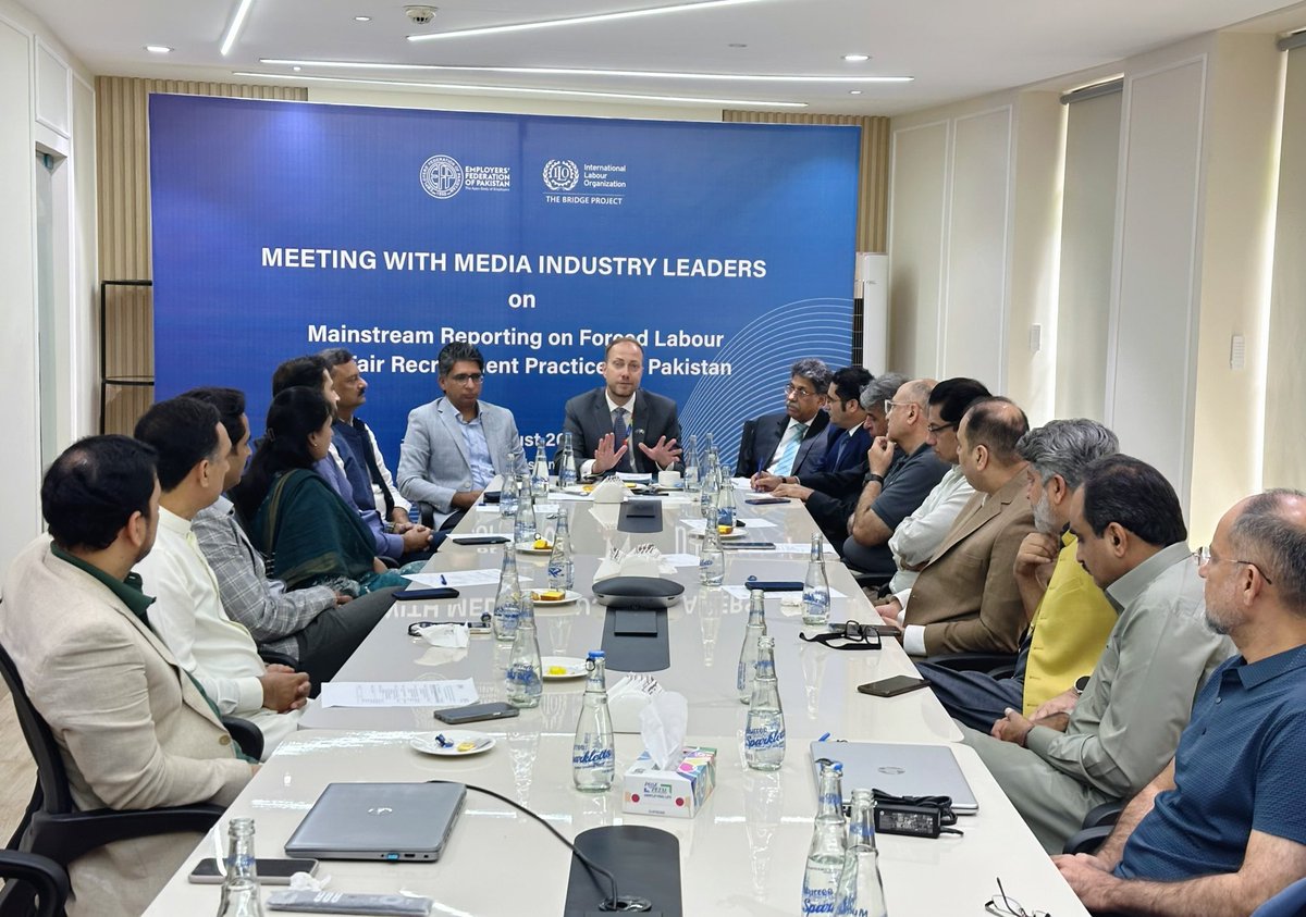 alymujeeb's tweet photo. Proud to engage in a high-level consultation at the ILO Headquarters in Islamabad, focusing on the media’s essential role in fighting forced labor and advocating for fair recruitment practices in Pakistan. A collective effort towards ensuring dignity and justice for all. https://t.co/7hU8awXetJ