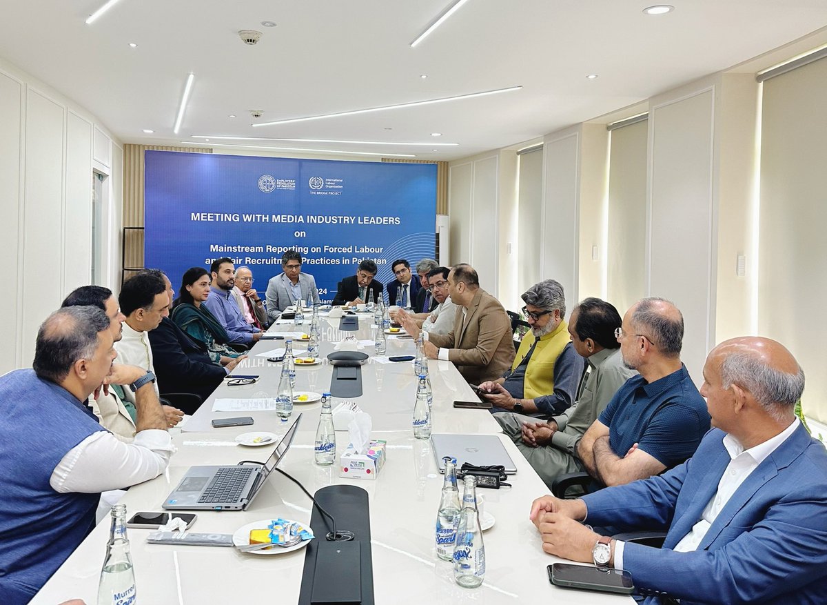 alymujeeb's tweet photo. Proud to engage in a high-level consultation at the ILO Headquarters in Islamabad, focusing on the media’s essential role in fighting forced labor and advocating for fair recruitment practices in Pakistan. A collective effort towards ensuring dignity and justice for all. https://t.co/7hU8awXetJ