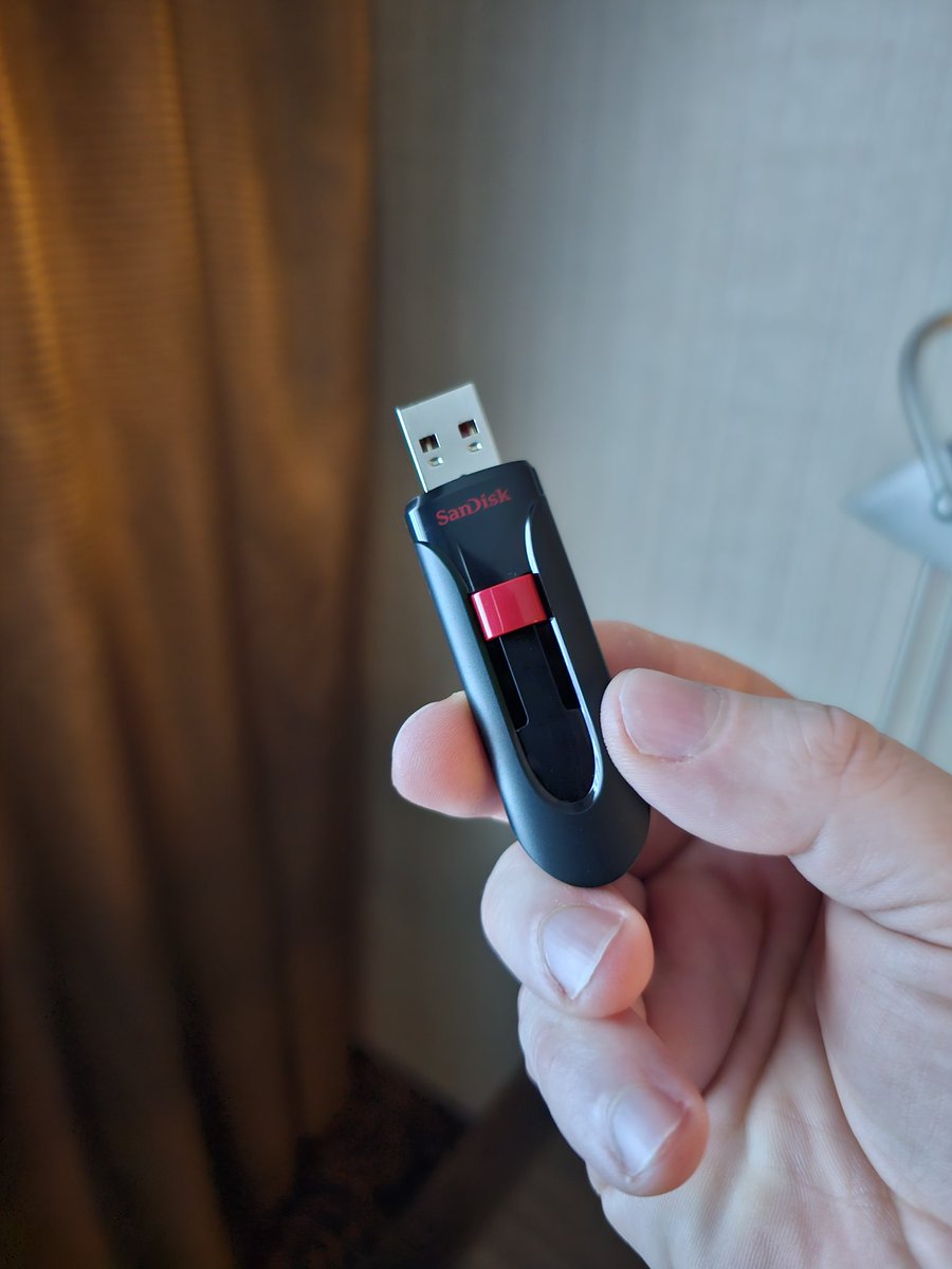 RedVonix tweet media