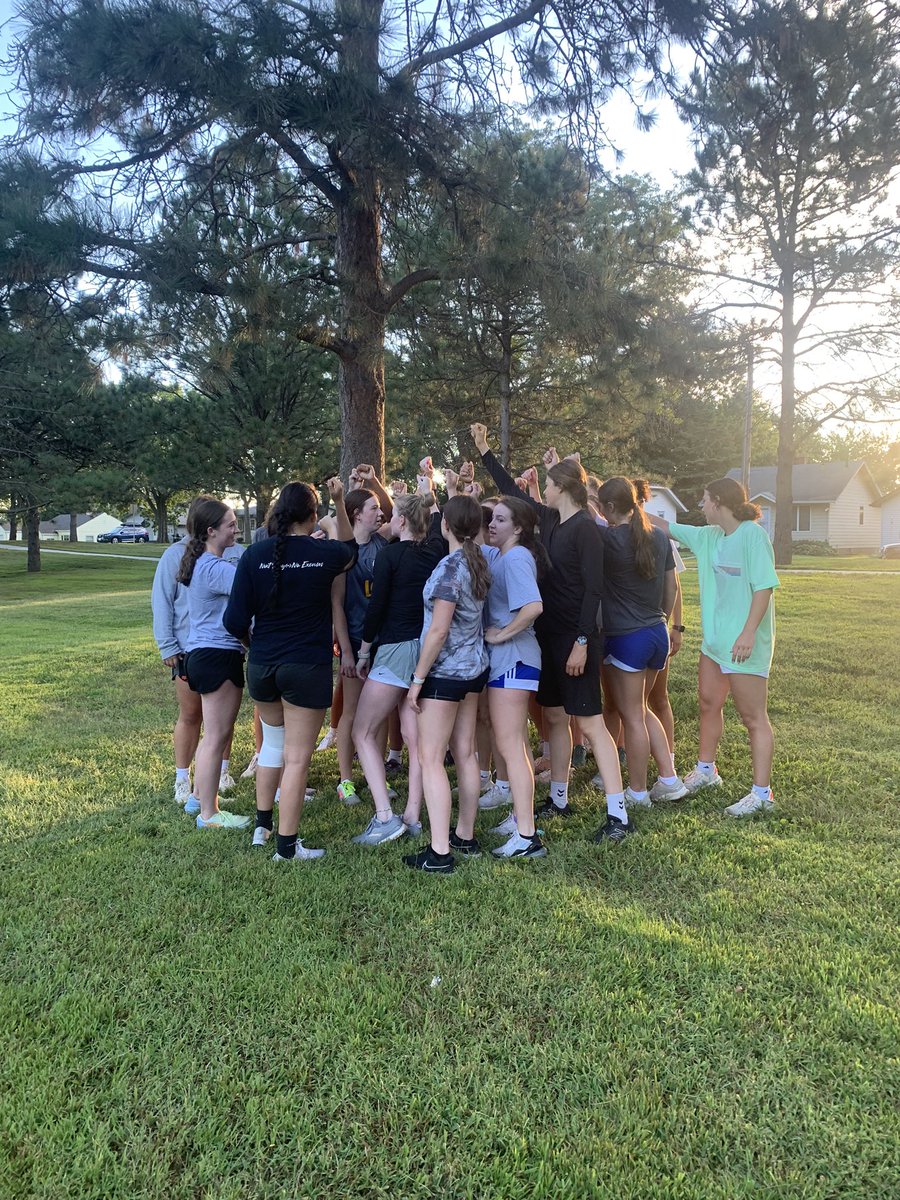 Coach_Bertram's tweet photo. Running Hills at Sunrise!!  Beautiful morning together Getting Better. Love this group!!
@MMULancersWBB https://t.co/v1XAgeSNgA