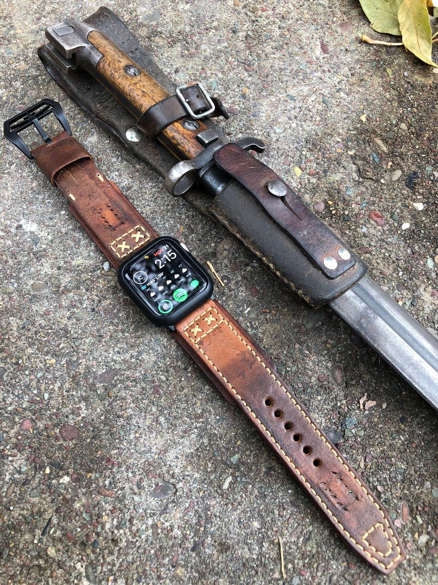 TheStrapSmith's tweet photo. Old meets new. Vintage Swiss military leather watch strap for Apple Watch. 
#applewatch #applewatchstrap #watchstrap #watchband #vintageleather #handmadeleather #watches #applewatchultra https://t.co/OGVom0XVRD