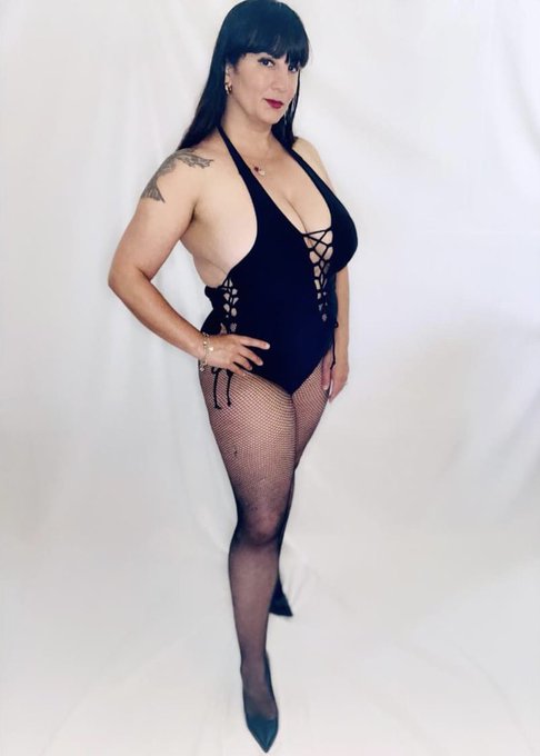 8.28.24 . . #xenaromanova #fashiontrends #fashionmodel #femmefatale #curvywoman #bossbabe #swimsuit #swimsuitmodel<a href="/tag/xenaromanova"class="tags">#xenaromanova</a><a href="/tag/fashiontrends"class="tags">#fashiontrends</a><a href="/tag/fashionmodel"class="tags">#fashionmodel</a><a href="/tag/swimsuit"class="tags"><span>#swimsuit</span></a><a href="/tag/glamour"class="tags"><span>#glamour</span></a><a href="/tag/bossbabe"class="tags"><span>#bossbabe</span></a><a href="/tag/femmefatale"class="tags"><span>#femmefatale</span></a><a href="/tag/swimsuitmodel"class="tags"><span>#swimsuitmodel</span></a>