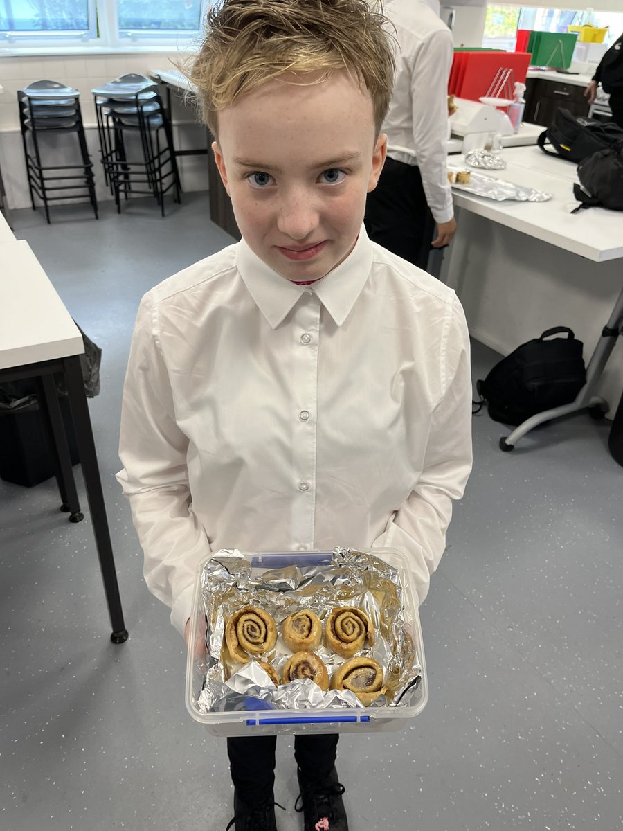 The last of our cinnamon buns this week! A delicious way for S3 to learn about the fermentation process! 🍞👩‍🍳👨‍🍳