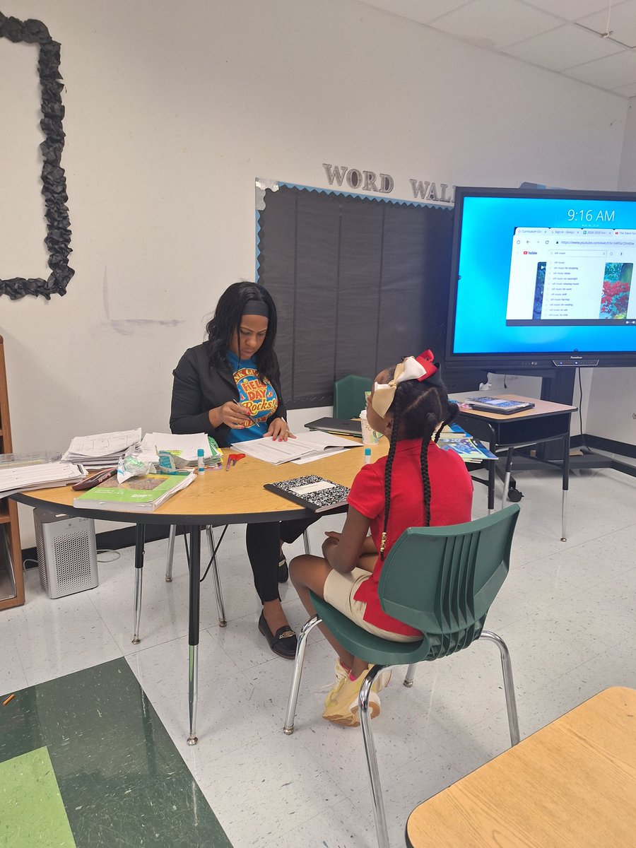 When the math teacher goes on maternity leave who steps in to teach the daily?  Our principal Dr. Davis.  #Region1Excellence <a href="/dallasschools/">Dallas ISD</a>  <a href="/REHdz79/">Rosa Elva Hernandez</a>  @MRamirezDISD <a href="/GuzickES/">Guzick Elementary</a>