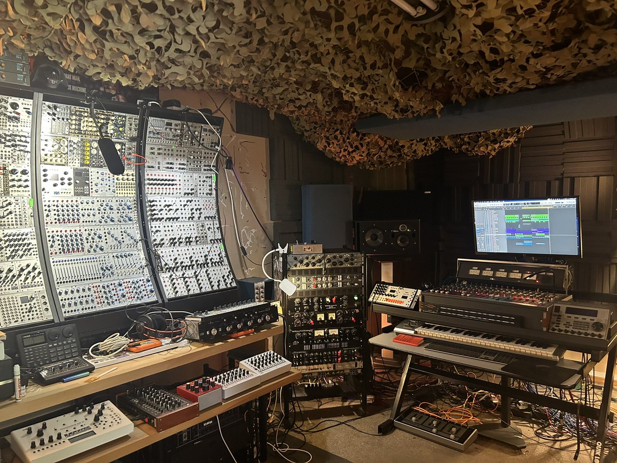 DM for processing/mixing/recording/tuition sessions. 🧟‍♂️