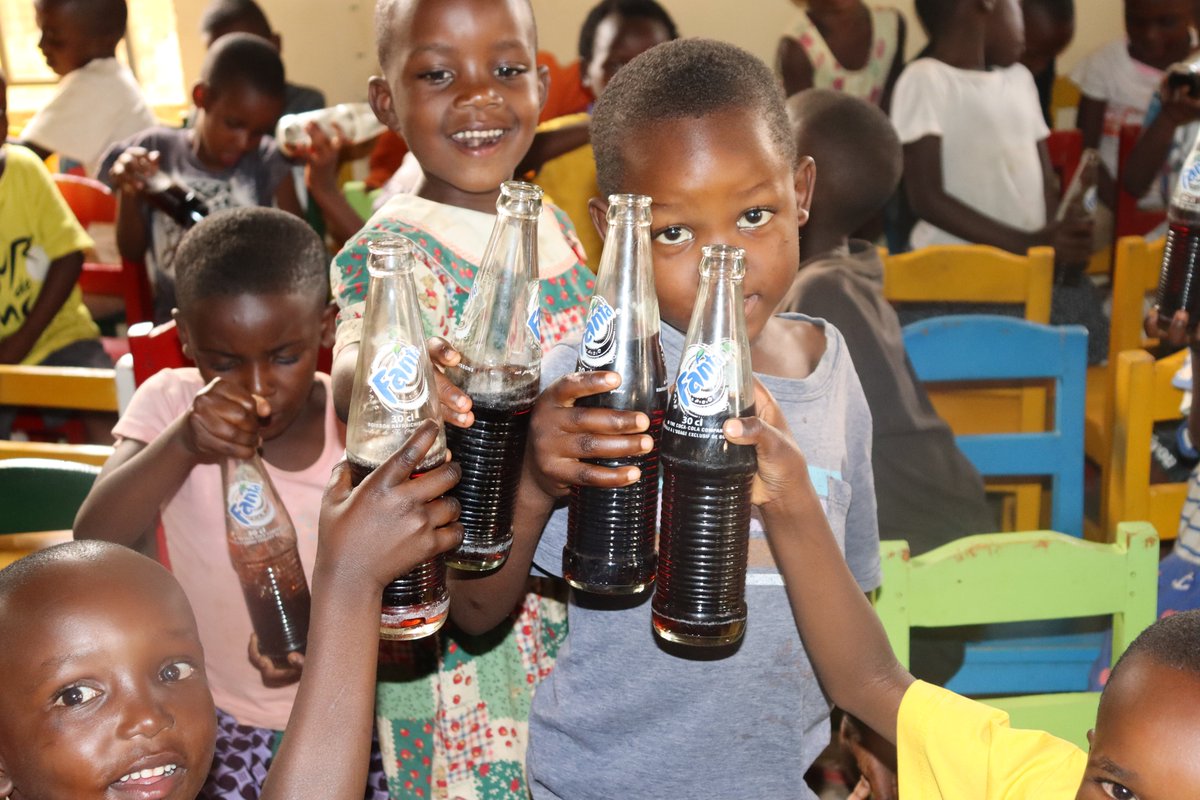 shelterthem_rw's tweet image. Today we wrapped up a wonderful summer camp organized by Shelter Them! Our children had a blast learning and having fun with arts, crafts, karate, acrobatics, and dancing. A big thanks to our supporters for making it all possible! #farfasttogether