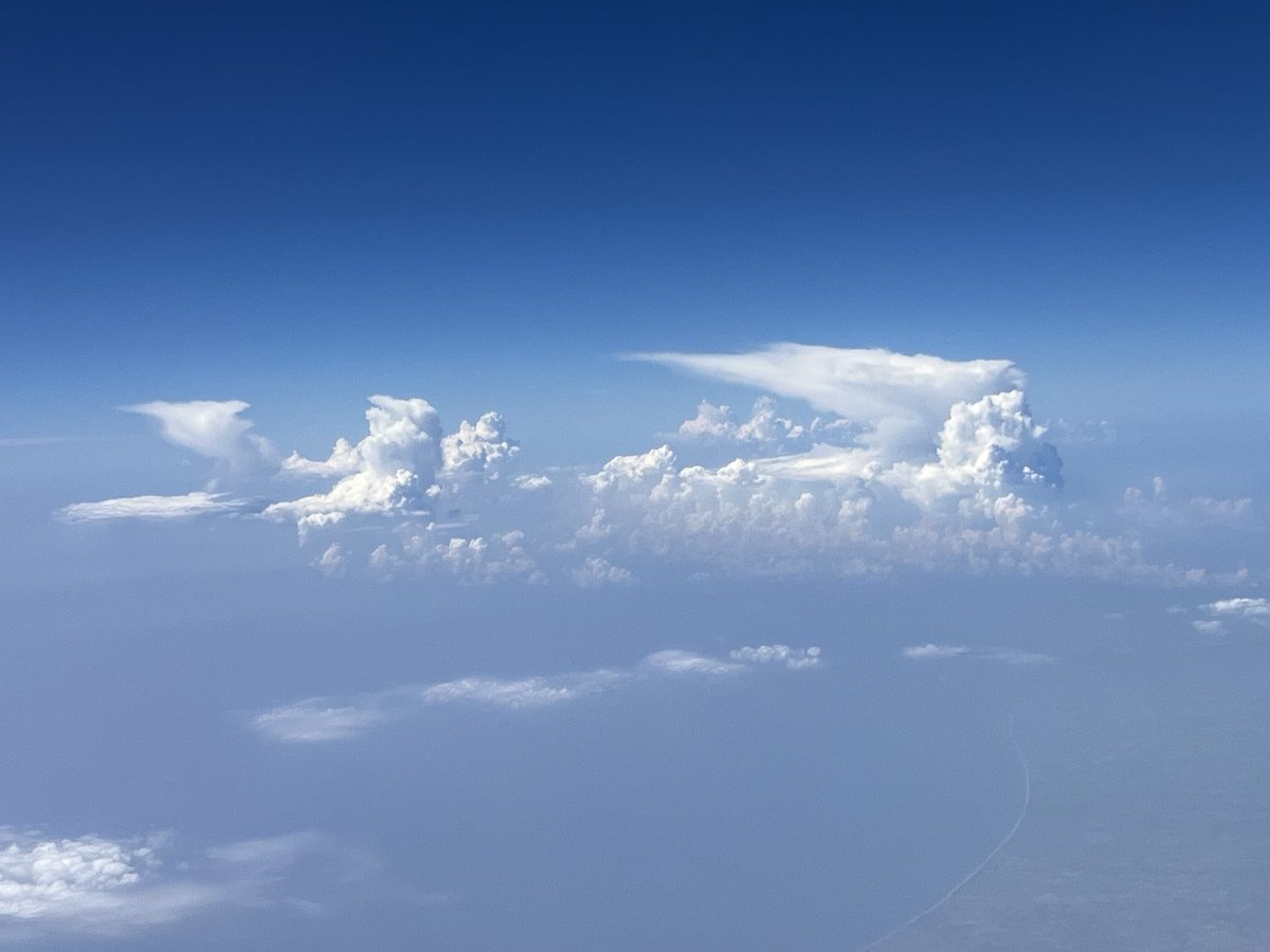 ⁦<a href="/LondonSnowWatch/">Sᴏᴜᴛʜᴇʀɴ ᴇɴɢʟᴀɴᴅ ᴡᴇᴀᴛʜᴇʀ</a>⁩ seeing the clouds from above, truly fascinating watching them develop.