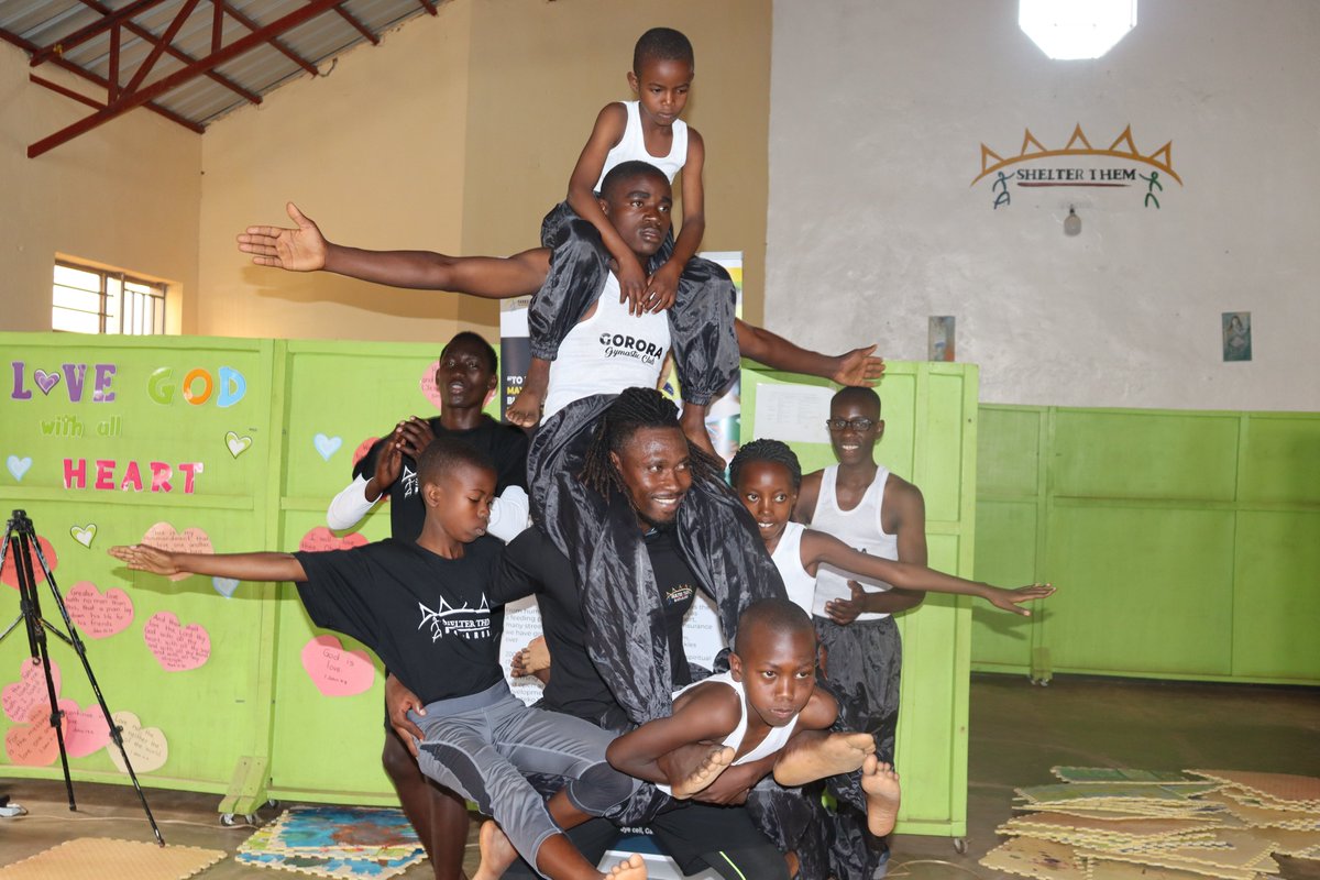 shelterthem_rw's tweet image. Today we wrapped up a wonderful summer camp organized by Shelter Them! Our children had a blast learning and having fun with arts, crafts, karate, acrobatics, and dancing. A big thanks to our supporters for making it all possible! #farfasttogether
