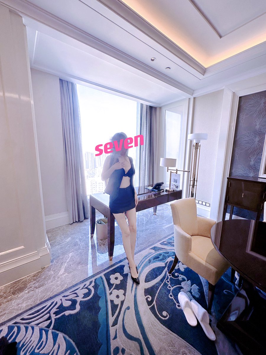 嫂子站窗台，有胆你就来📲📨 https://t.co/X5iO9KIQFi
