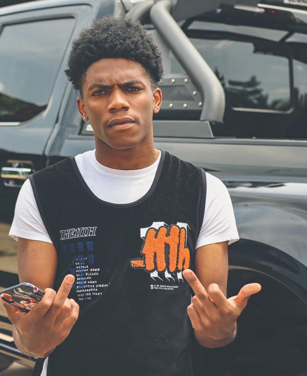 1sweves's tweet image. All old but nigga ain’t got no flicks on here so some shit to 📌