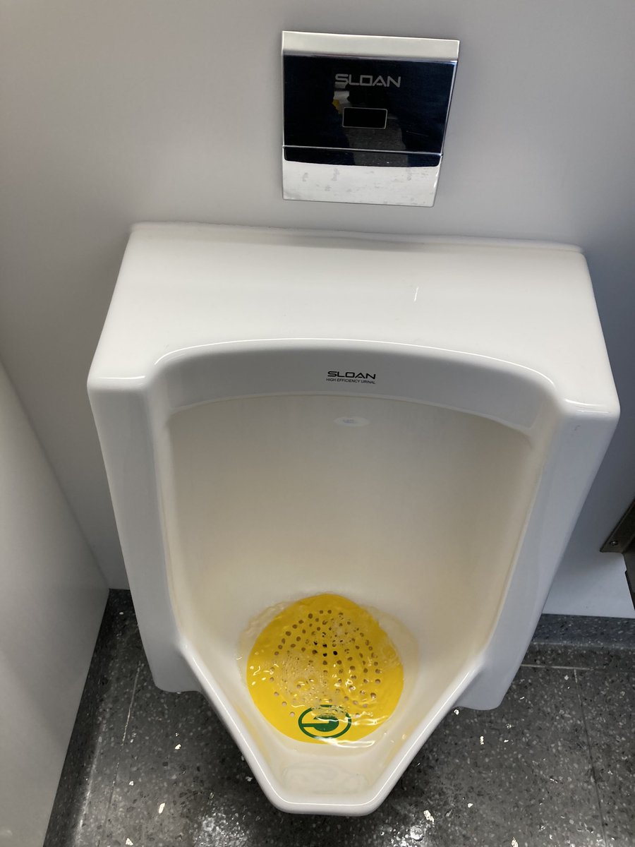 Jdogs312's tweet photo. Terminal 1c at ORD… @BleacherNation https://t.co/WtBAifgDfn