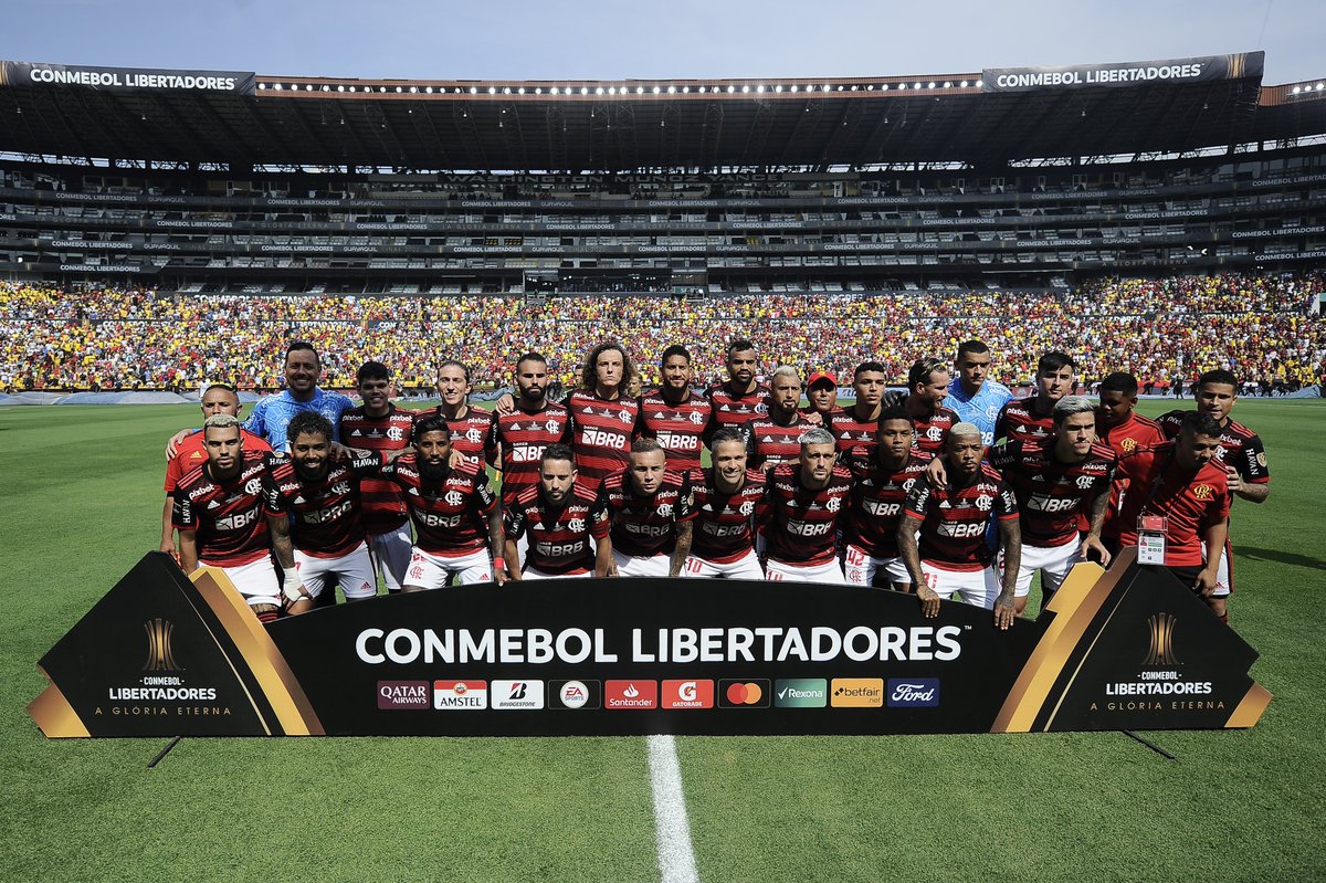 Flamengo's tweet photo. Quantas lembranças maneiras temos de Guayaquil. Está na memória de todo rubro-negro como um lugar de presente para o FLAMENGO. Vem mais um regalo da cidade aí... 🇪🇨🤩

#CRF https://t.co/yxyonPySo5