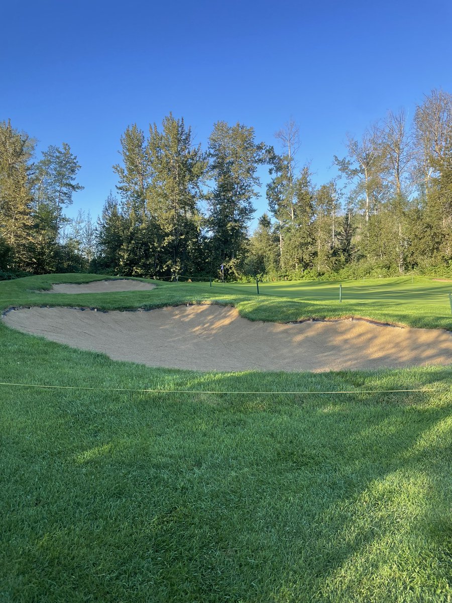 JeffHacior's tweet image. Bunkers on Bear 3 (original 12) are now complete and back in play @FMGolfClub Thanks @OCGolfDesign @bohnysty and see you again next year for the next phase.