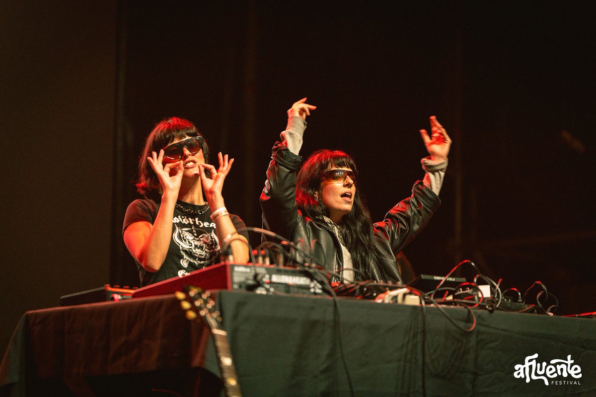 afluentefest's tweet photo. @Grande_Amore_OG x Afluente Festival 2024 👊🏼

📸 Sombra On the Rocks e @mariapol_com 

🎟️ Abonos Afluente Festival 2025 a prezo de lanzamento dispoñibles https://t.co/UcuvirOVvw https://t.co/x8FDhZVuqT