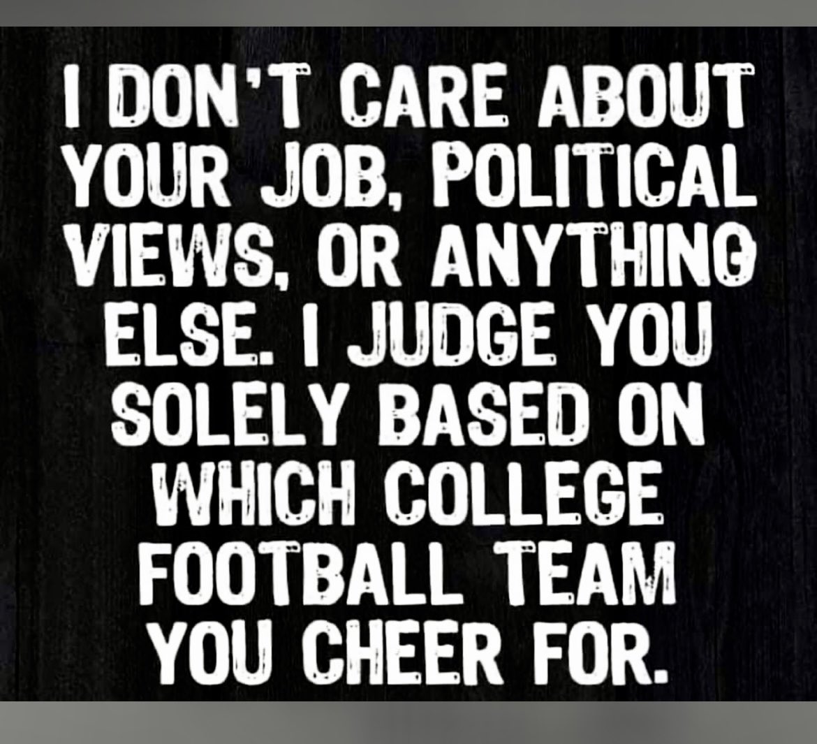 thepeach115's tweet photo. #GoDawgs♥️🖤🏆🏆🏈💥 https://t.co/2Y7LY0HwPl