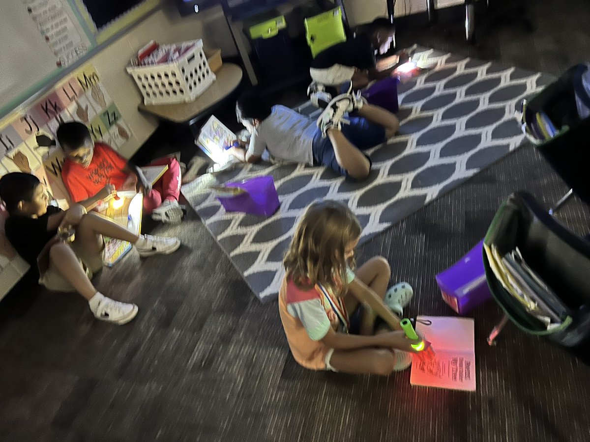 April Avery tweet media