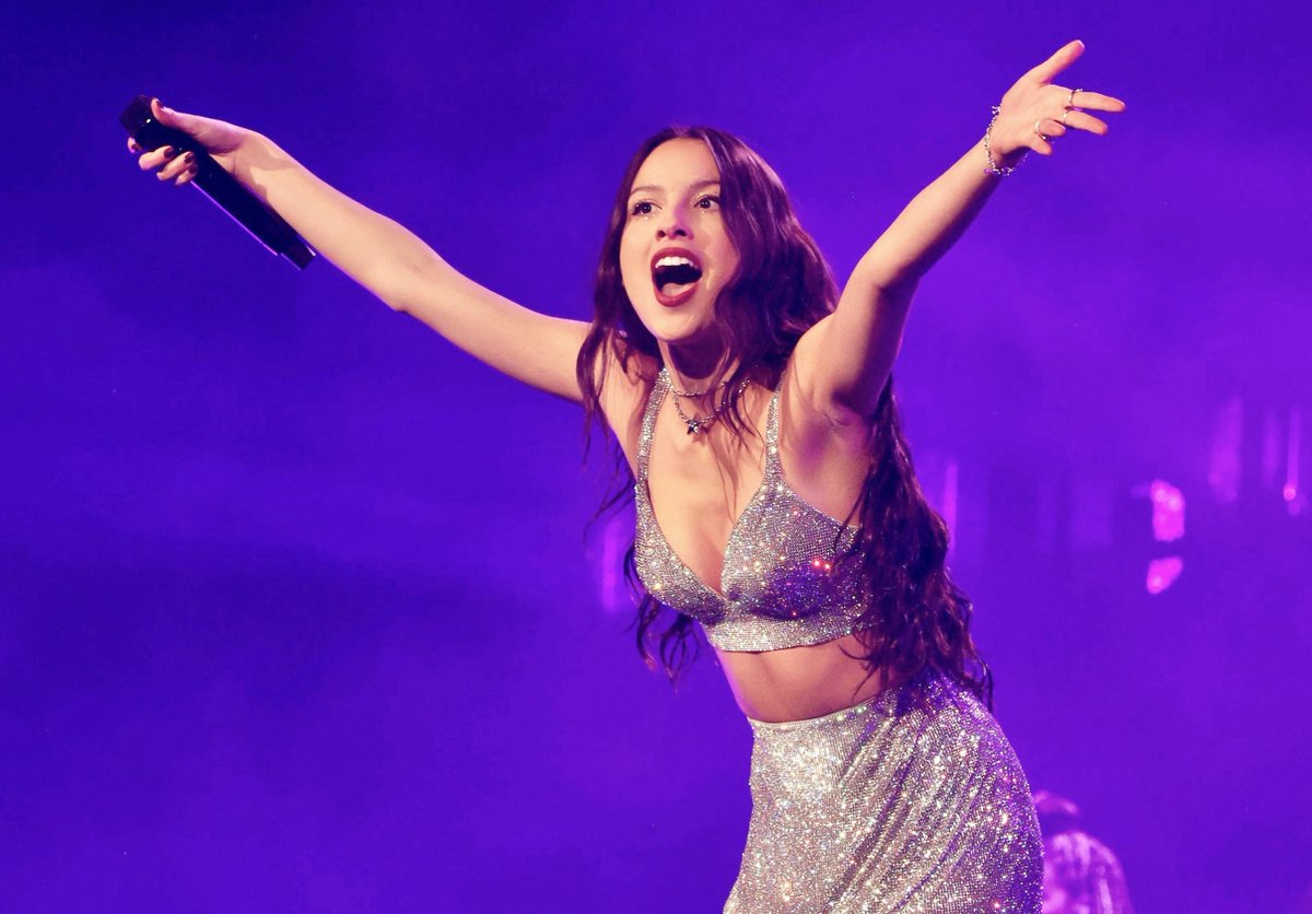 infochoquei's tweet photo. GENTE?!🚨 Após Olivia Rodrigo anunciar que a 'GUTS TOUR WORLD' irá vim ao Brasil, Ber-Hak diz que assim que tiver a oportunidade irá disparar um soco na cara da mesma. 

#INFOCHOQUEI #BERHAK
         @woonhaklandia https://t.co/VdBmKNnFBw