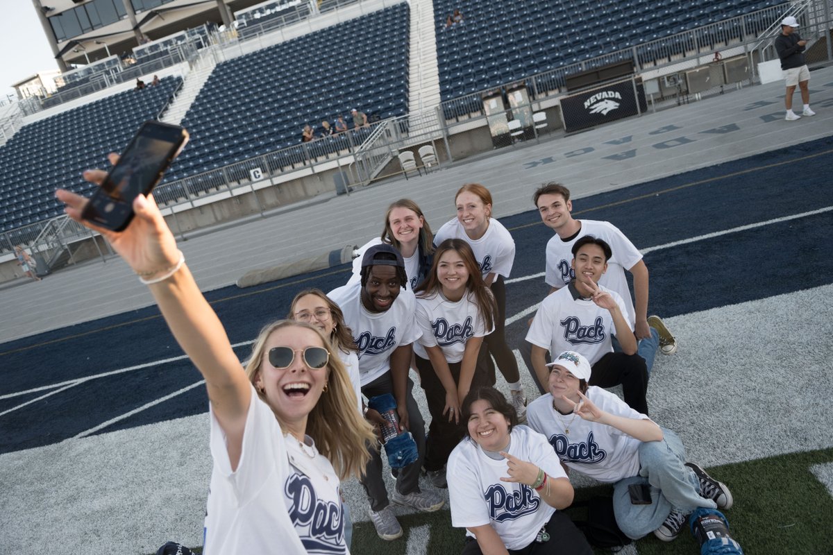 unevadareno's tweet image. Happy #CollegeColorsDay and the first #WolfPackFriday of the new semester! 💙 🐺 Congratulations to everyone on a successful first week, let's show some #PackPride today! Snap a photo of you and your Pack wearing your silver and blue and tag @unevadareno and @NevadaWolfPack! 📸