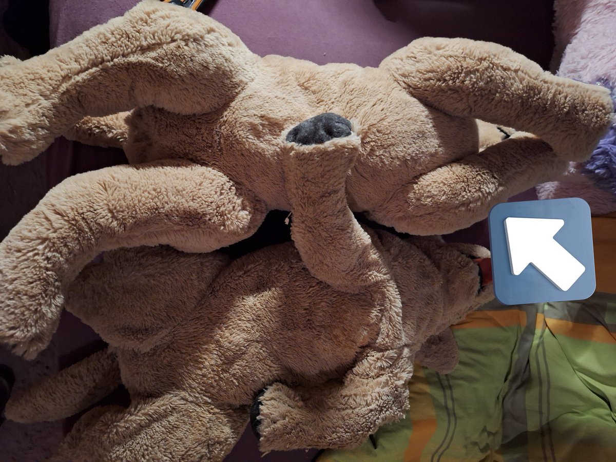 Was neues von den Viechern.Die zwei geilen flauschigen Ikea Hunde würden sich riesig drauf freuen richtig benutzt und vollgesaut zu werden. Einer davon mit (pfeil) fühlt sich noch richtig geil flauschig an. Könnte auch verpackt werden wenn wär interessiert is,einfach gern melden.