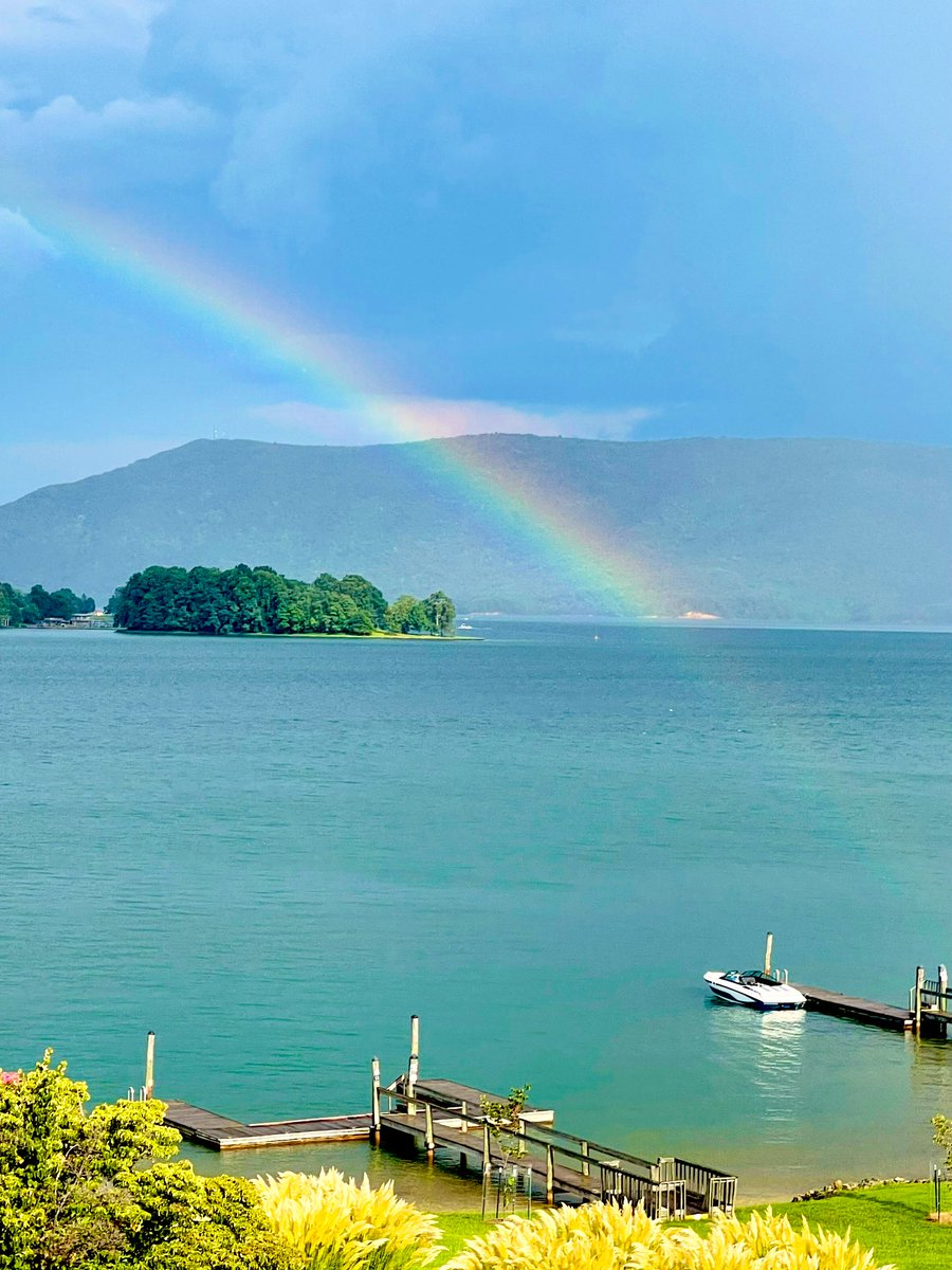 ChristopherSMD's tweet photo. 10 days ago after the storm…#SML #SmithMountainLake https://t.co/BJJeQxlBeI