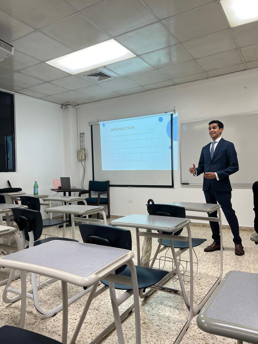 joserodmun's tweet photo. Me complace anunciar que en el día de ayer he concluido exitosamente la defensa de mi trabajo de grado titulado “Tokenización de Activos en la República Dominicana”, cerrando así un ciclo académico de 4 años en la Escuela de Derecho de la Universidad Iberoamericana. https://t.co/TpD3aakErz