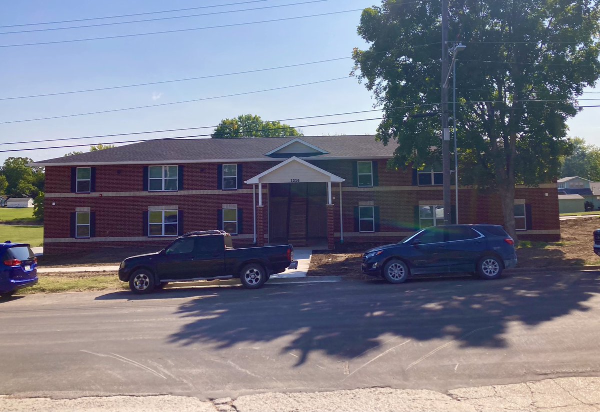 Coach_Lister's tweet photo. #ValleyHome

Beautiful day on campus @missourivalley 

🟣 Brand new dorm
🟠 Brand new nursing facility
🟣 Grab some Starbucks on campus 
🟠 Great people to be around 

If you haven’t checked us out, you should! https://t.co/zDvof7mP7S