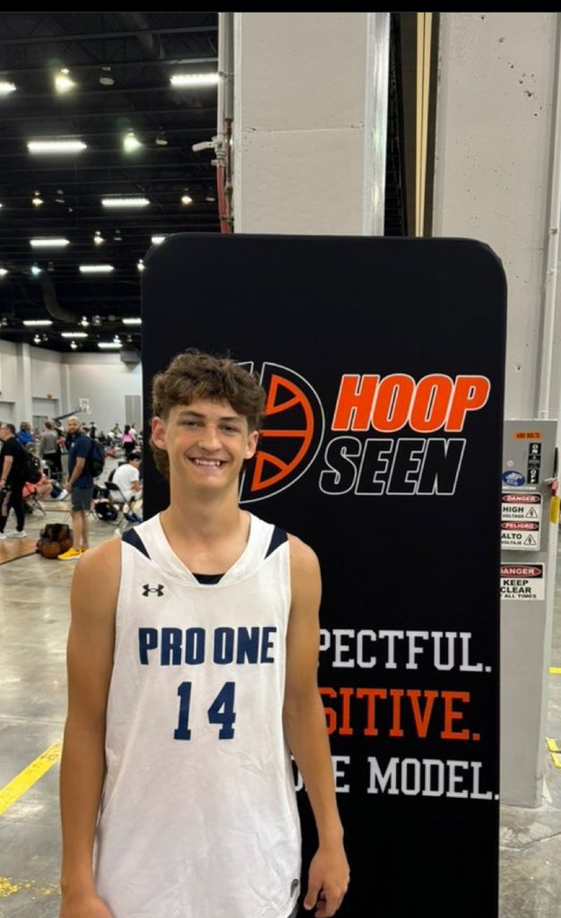 Shout-out to my boy <a href="/JaydenBarton_/">Jayden Barton</a>  on another impressive show at the Rocky Top Fall League. This hard-working stud brings his A game every time he hits that court , including defense.  While others might not take the fall league seriously, this young  🌟 is always putting in
