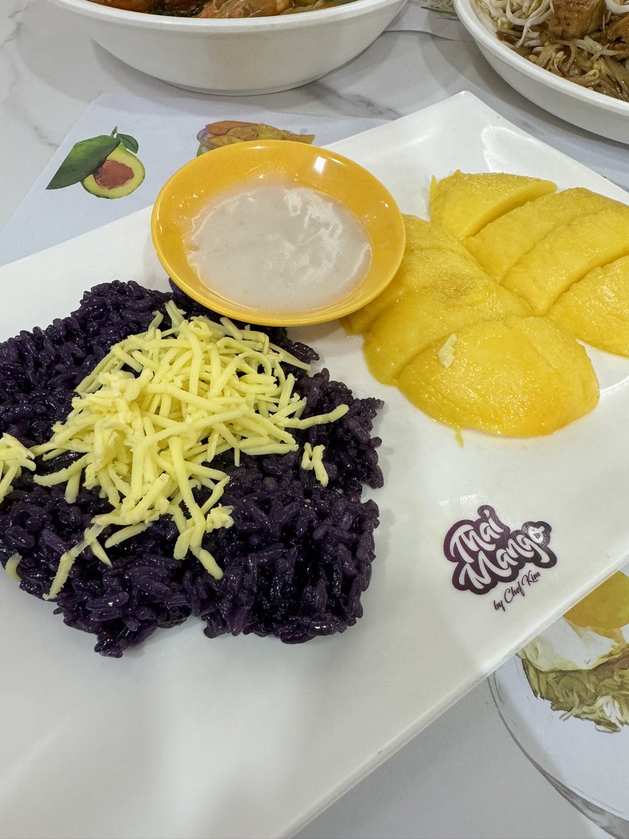 lee__thirdy's tweet image. Make way for #desserts. #ThaiMango