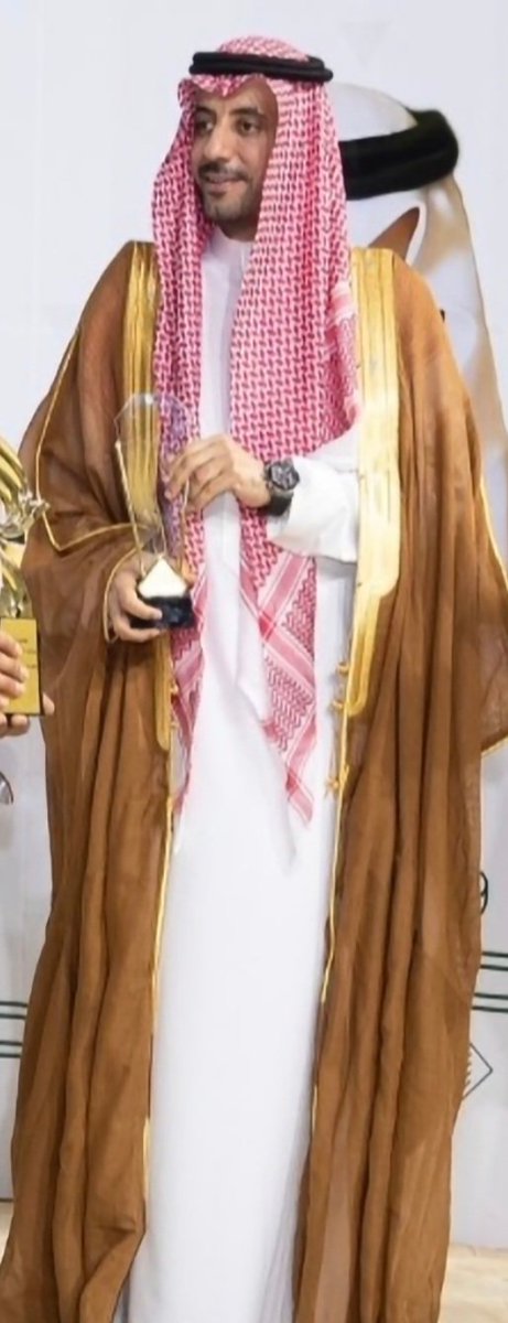 القريب من الاحداث الفروسية لموسم سباقات المصيف وصفقاته
يعلم جيداً بأن السهم القيادي في اغلب صفقاته  هو الأسطبل الملكي
حيث اتم صفقة شيخ 💙🧲
وكان المشرف الأداري فراج السبيعي هو المحرك الرئيسي
للسوق عبر عدة سومات للكواكبي
وعز اليسر وماتشو بيسو🔥
ابو سعود اكد للميدان بأن الأسطبل