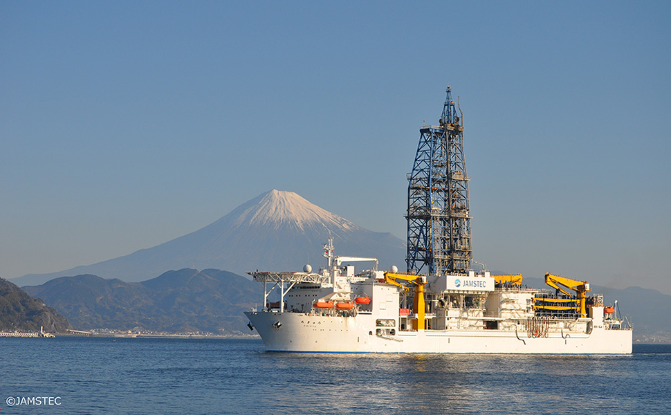 US_SciOD's tweet photo. In less than a week, #EXP405 "Tracking Tsunamigenic Slip Across the Japan Trench" will begin aboard the D/V Chikyu. Read the press release at https://t.co/JqGPwUhfeD and learn more about the expedition on the @JAMSTEC website!
https://t.co/YqvvUD8CSe https://t.co/KQyeEjm40L