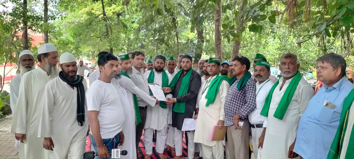 🌾🌾🌾🌾🌾🌾🌾

आज़ दिनांक 30/08/2024 को भारतीय किसान यूनियन ( हिन्द ) टीम नजीबाबाद, ज़िला बिजनौर के द्वारा किसानों और मजदूरों की विभिन्न समस्याओं को लेकर उपजिलाधिकारी ( एस.डी.एम. ) तहसील नजीबाबाद को ज्ञापन सौंपा गया।।

#kisan #KisanAndolan2 #Farmers #FarmersProtest #bkuhind