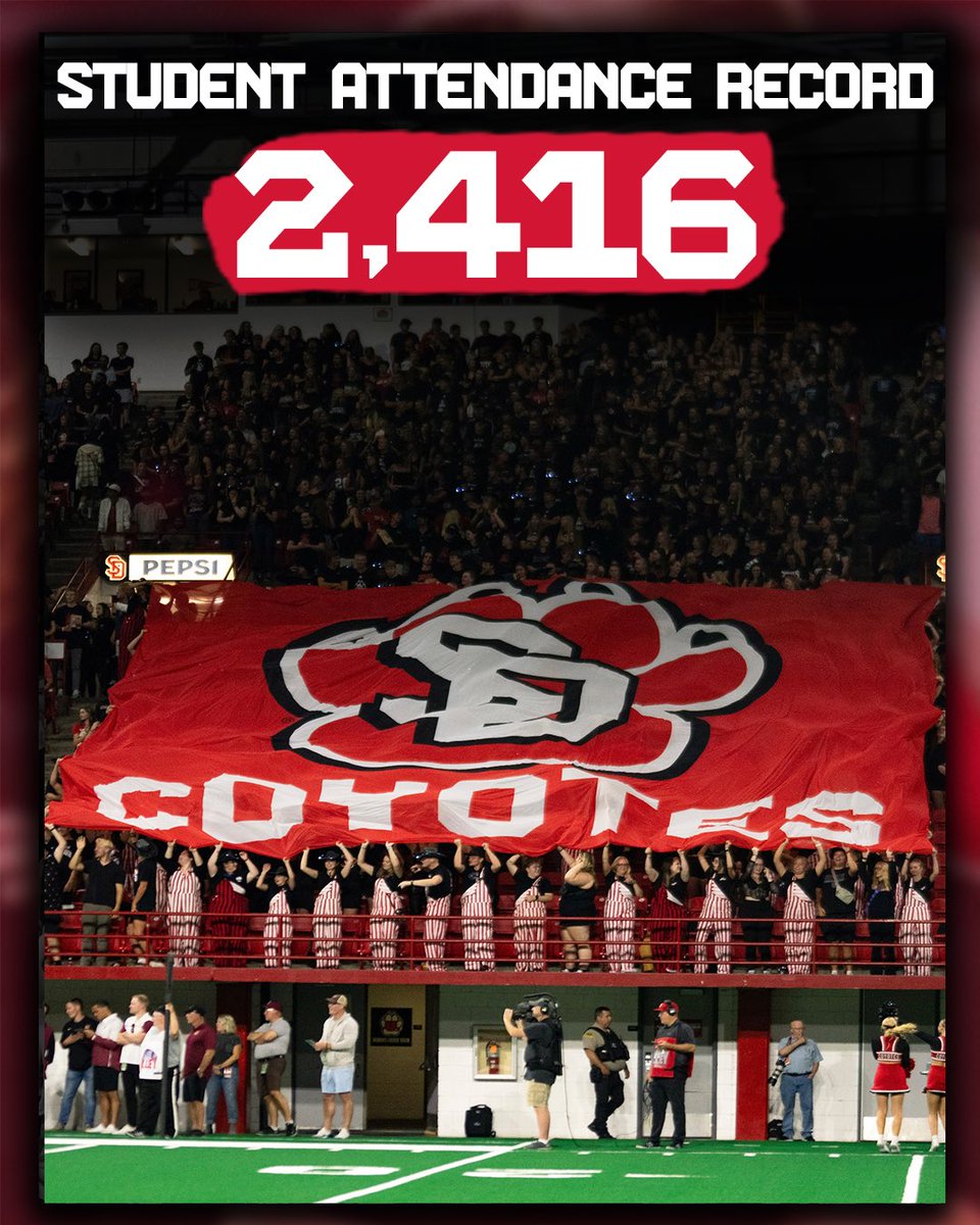 𝘽𝙧𝙞𝙣𝙜𝙞𝙣𝙜 𝙩𝙝𝙚 𝙚𝙣𝙚𝙧𝙜𝙮.

Thank you to all 2,416 students who were a part of a new attendance record last night!

See you again on September 21. 👀

#GoYotes | #WeAreSouthDakota