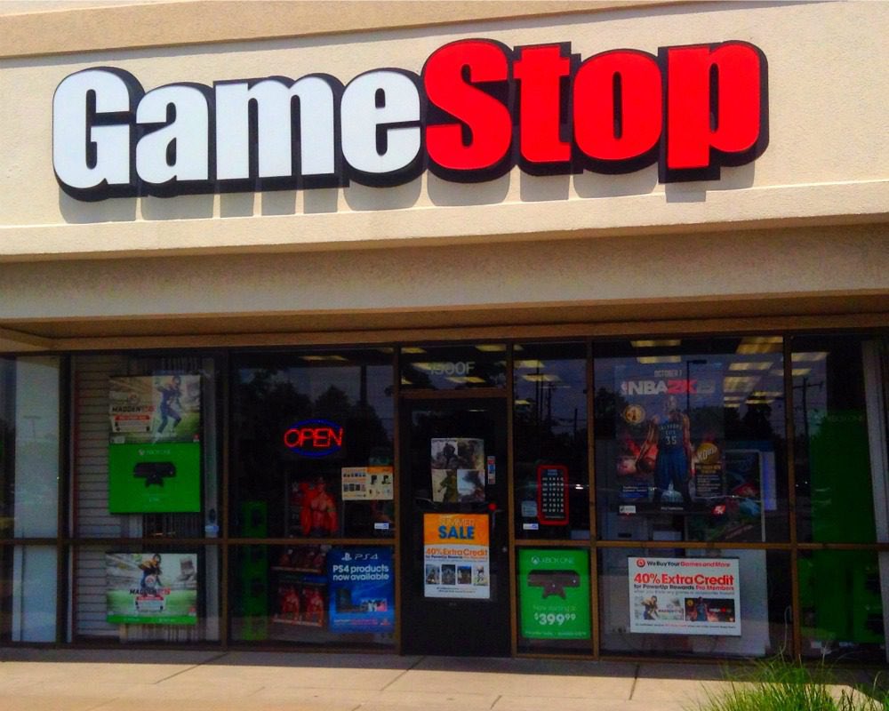 SaycheeseDGTL's tweet photo. GameStop has announced that they are bringing in new Retro stores offering retro consoles and games https://t.co/wIkcg215wA