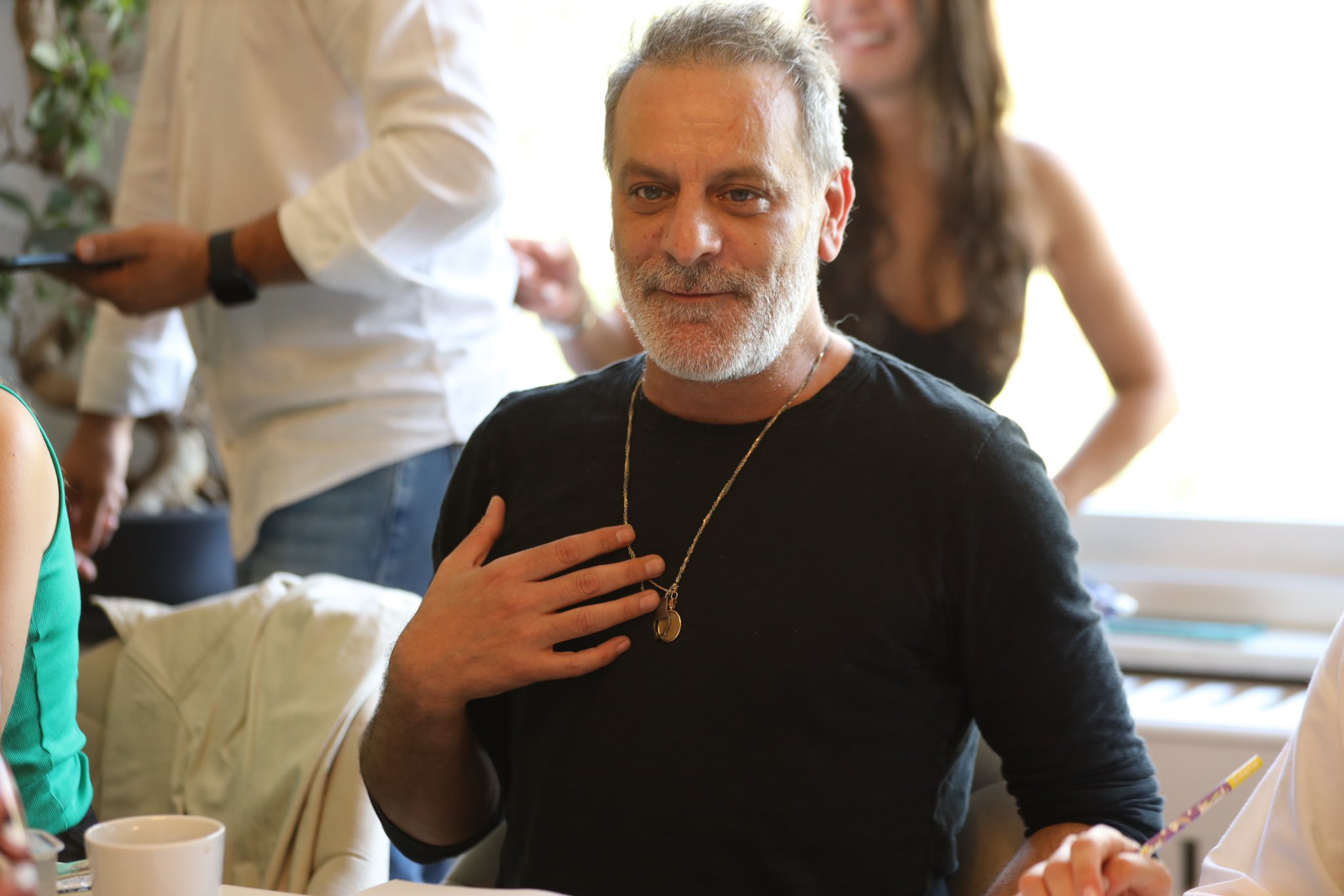 GWPfhEvWUAAT0UJ?format=jpg&name=large