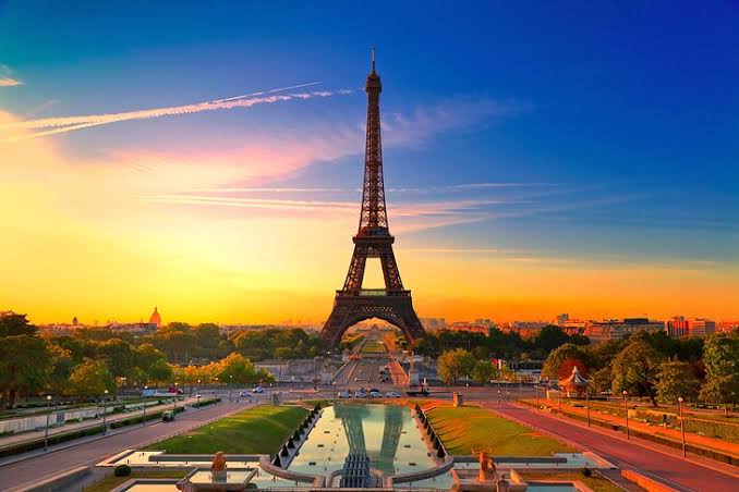 _Saccchin_'s tweet photo. Most Visited Country: France holds the title as the most visited country in the world, attracting over 89 million tourists annually, with Paris being a top destination. https://t.co/JwFNh6uo6k