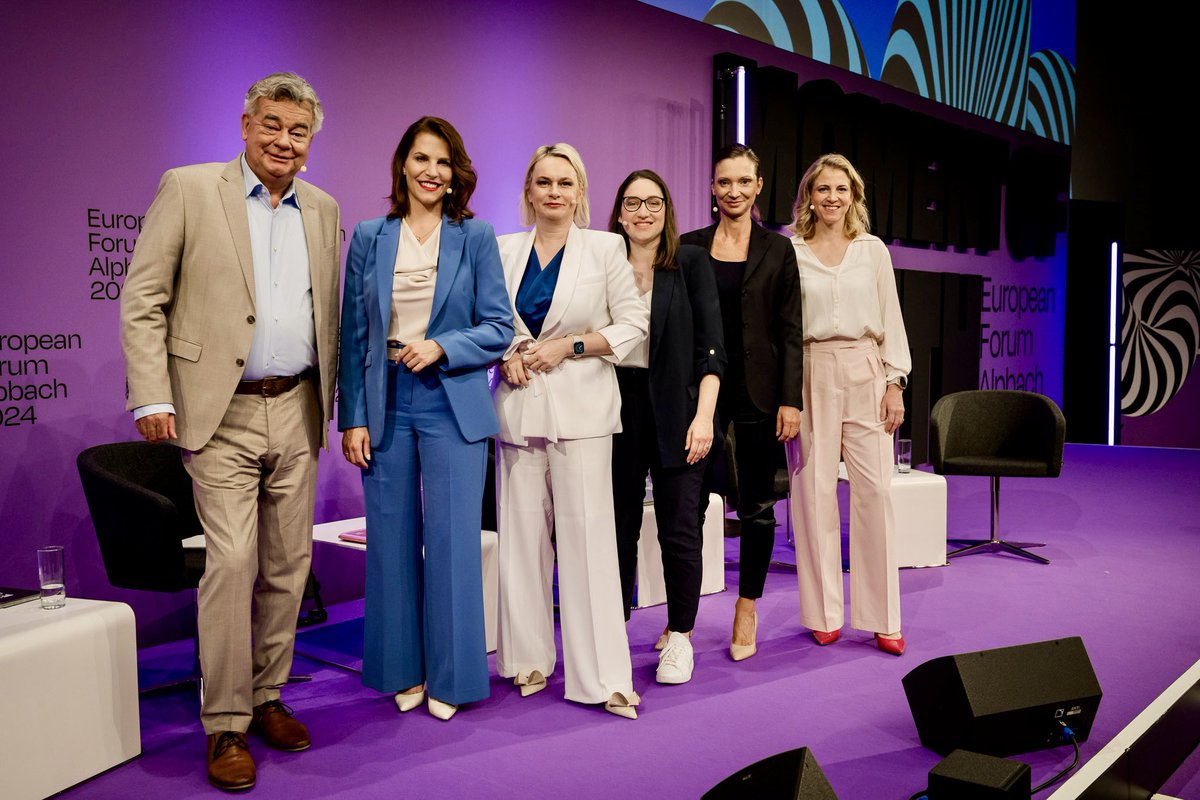 Lou Lorenz (@lou_lorenz) on Twitter photo Ein knallvoller Saal, eine sehr bewegte Diskussion. Der Nationalratswahlkampf ist zweifellos eröffnet.
Karoline Edtstadler, Julia Herr, Susanne Fürst, Werner Kogler und Beate Meinl-Reisinger um 20.15 Uhr in ORFIII
Thanks <a href="/forumalpbach/">EuropeanForumAlpbach</a> for having me
📸: EFA Ein knallvoller Saal, eine sehr bewegte Diskussion. Der Nationalratswahlkampf ist zweifellos eröffnet.
Karoline Edtstadler, Julia Herr, Susanne Fürst, Werner Kogler und Beate Meinl-Reisinger um 20.15 Uhr in ORFIII
Thanks <a href="/forumalpbach/">EuropeanForumAlpbach</a> for having me
📸: EFA