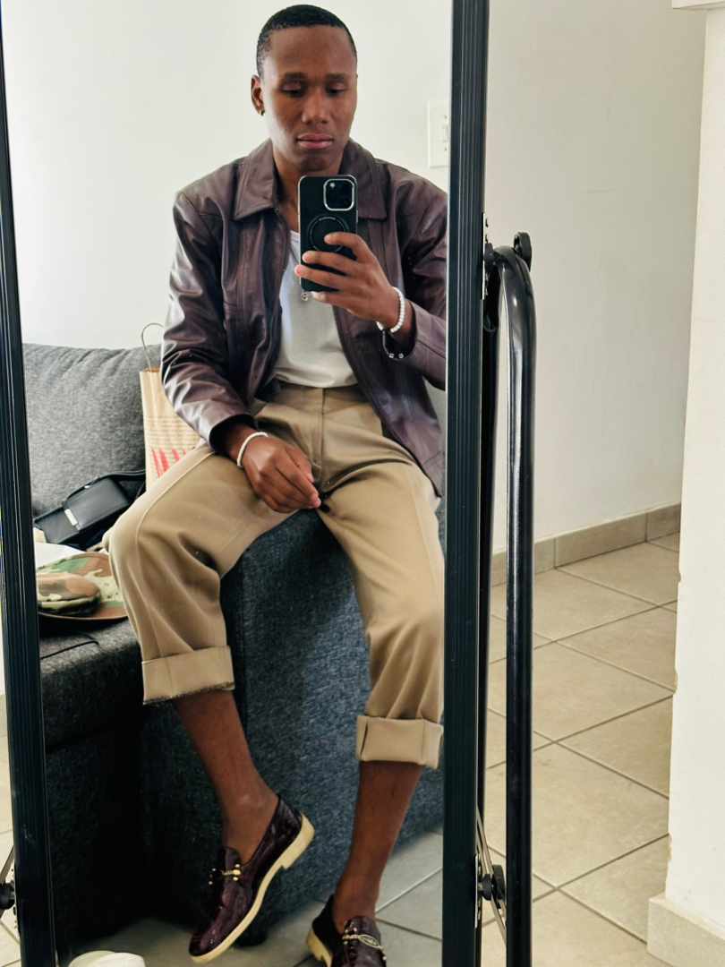 Ngiyabonga isupport eninginika Yona ❤️ kusuka ngo2020 ngifika la kusawu Twitter akaze nangiphoxa.. imibono yenu ibalulekile, izandla zedlula ikhanda 🫡 what's your favourite Ku album yethu entsha??