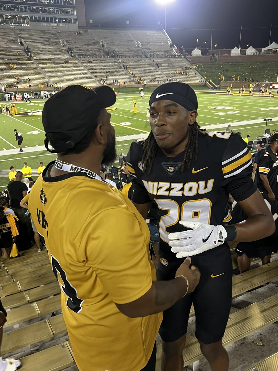 Always 🖤💛<a href="/MizzouFootball/">Mizzou Football</a> <a href="/cameronkeys18/">cameron(killacam)keys🦍</a>