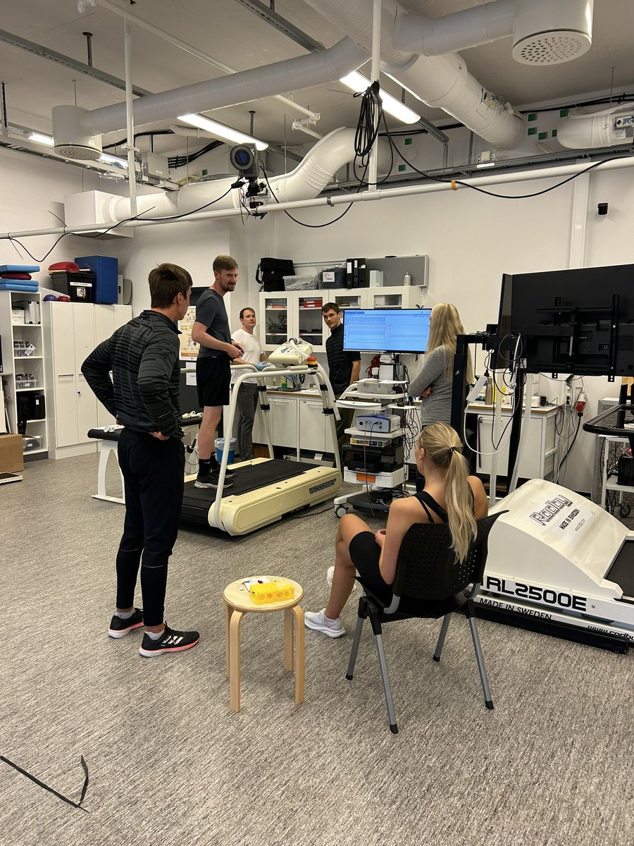 Beeing in the lab and training students is my happy space 🤍 Excited to start new project focused on women’s health 🫀🔥