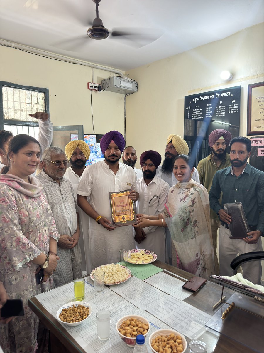 attended teej programme with our MP <a href="/DharamvirGandhi/">Dr. Dharamvira Gandhi</a> and honoured by school management.