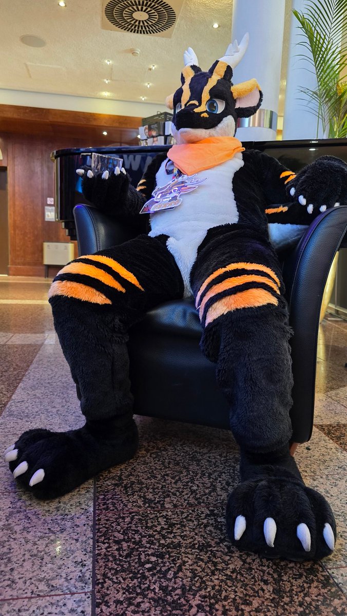Ferro (@ferrothedragon) on Twitter photo Come sit down and enjoy this fursuitfriday with me.
📷 <a href="/Videri_Dragon/">Videri Water-Icedragon</a>
#fursuit #FursuitFriday #furry Come sit down and enjoy this fursuitfriday with me.
📷 <a href="/Videri_Dragon/">Videri Water-Icedragon</a>
#fursuit #FursuitFriday #furry