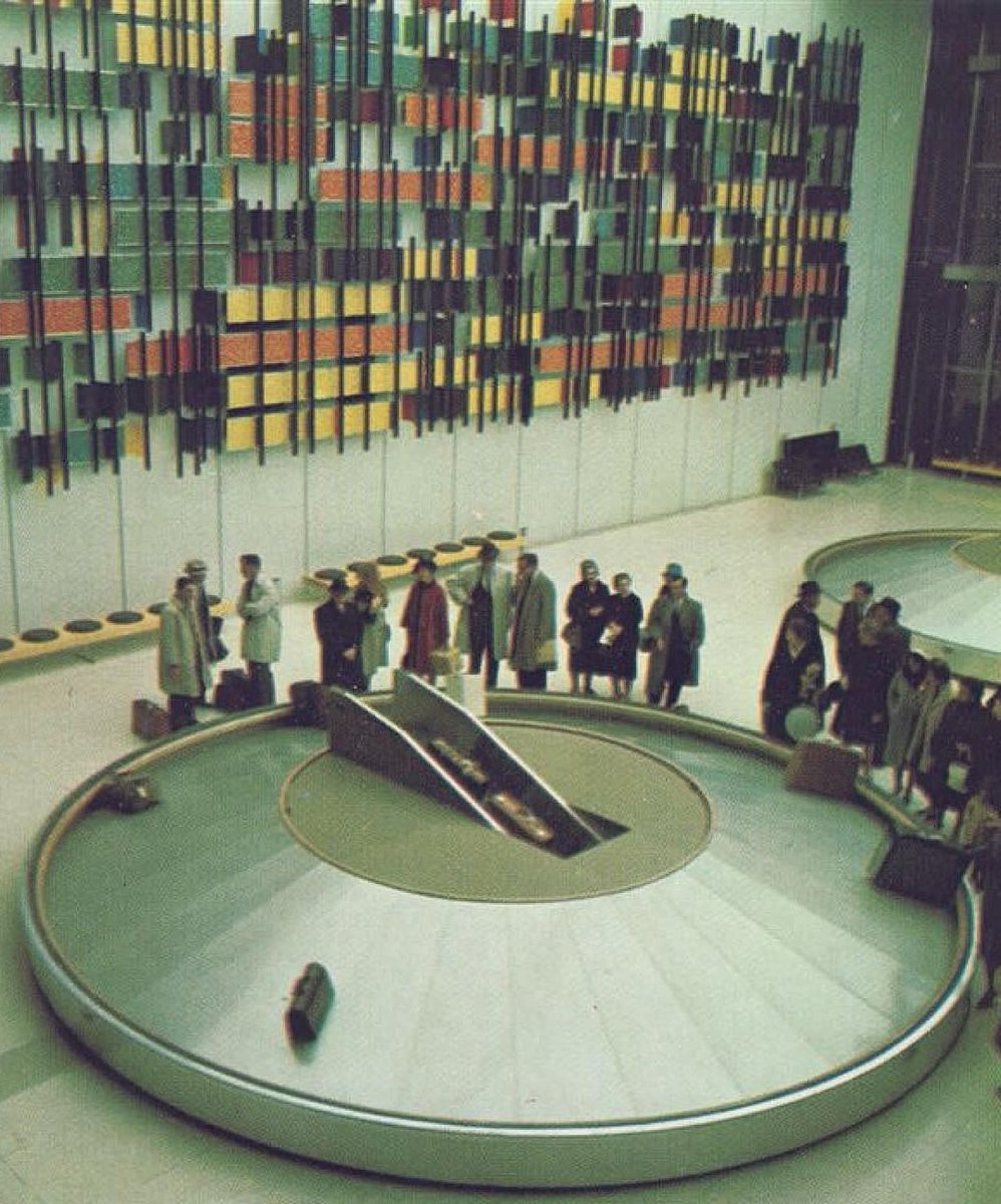 Vintage airport aesthetic &gt;&gt;