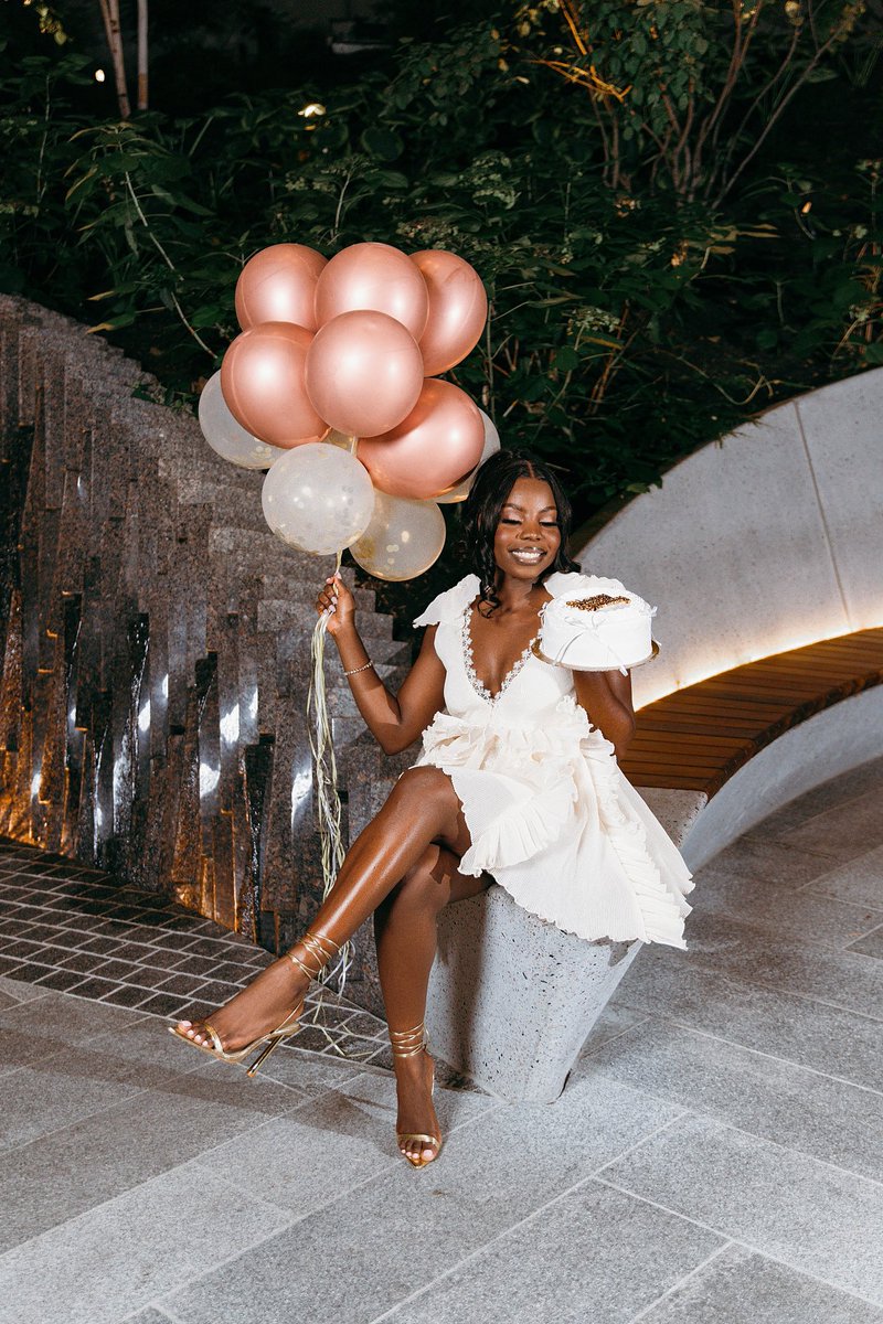 bukkylove_'s tweet photo. +1 🎈 

Look at the material. Book with him y’all❤️ https://t.co/cM2uFMWHDt