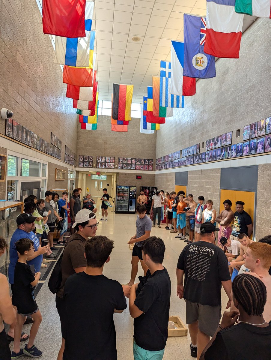 After a hard fought win last night the players suffered their 2nd defeat in coaches vs kids. This week Ryan C couldn't hit a shot when the kids needed it in backyard washers. Props to Coach Mastro for his clutch throws and intimidation.

Coaches 2
Players 0