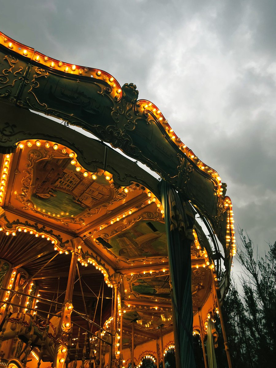cesarpalacios's tweet photo. 🎠 https://t.co/MAE28K9g6A