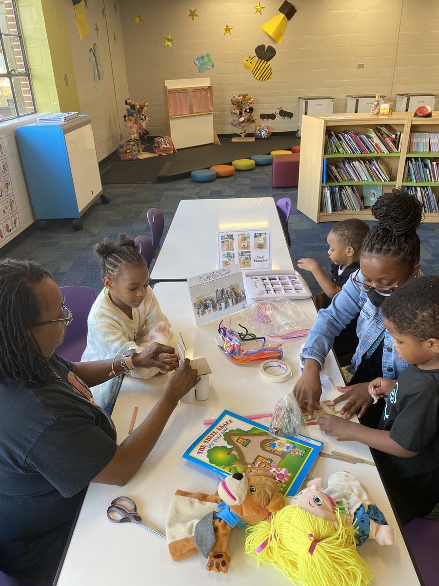 STEMTania's tweet image. Wow! The teachers and PreK students at @cobb__ELC rocked their STEAM walk today! Every student was engaged in hands-on problem solving using the engineering design process, based on the Goldilocks story. #DoingDrivesLearning @ALDCOBB1 @STEMcobb