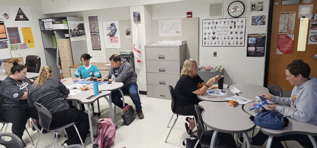 edgar_dlm_gtz's tweet photo. We just finished our session "Newcomers: Honoring Their Journey." It's great to connect with like-minded people, especially when planning support for our students. @drmoeduc8s @School_D15 #TriConference2024 #ELevateYourLearning #ELevaTuAprendizaje https://t.co/lQyqemVzYA