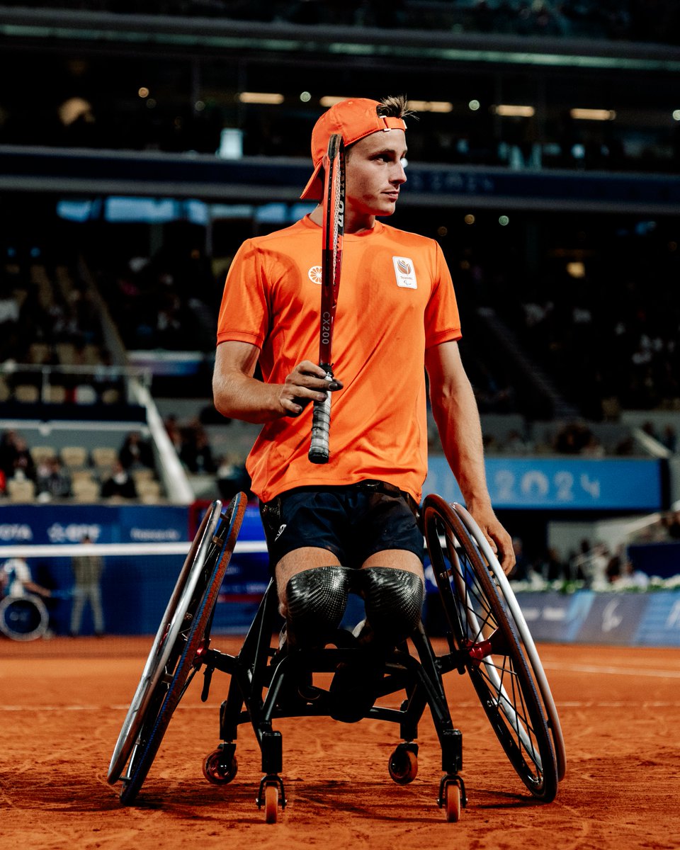 Le tennis fauteuil prend place dans le mythique stade Roland-Garros ! 🎾
-
Wheelchair Tennis is underway at the historic Roland-Garros! 🎾

📸 #Paris2024