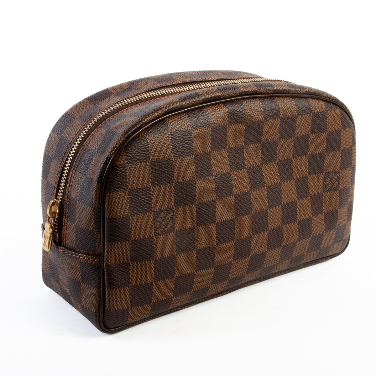 MORE LOUIS!⁠
⁠
We've had even more Louis Vuitton land arrive to our web store! More bags, wallets, and footwear! Check out our website for the new arrivals!