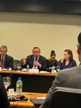 OEA_Cyber's tweet photo. This national dialogue is the first of its kind in #LatinAmerica. At the request of Brazil🇧🇷, experts discussed whether #InternationalLaw can be adapted to #Cyberspace, to support Brazil's efforts in developing its national position on this issue. @Brazil_OEA https://t.co/E6fS7F0Nbg